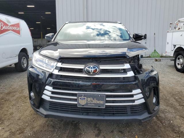 Photo 5 from auction – 2019 TOYOTA HIGHLANDER with VIN 5TDJZRFH0KS565425