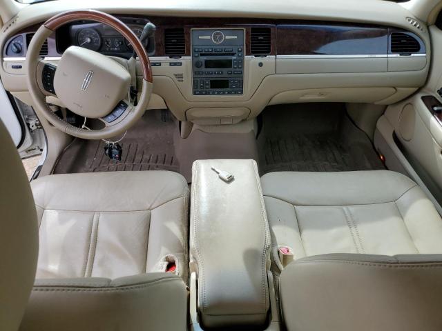 Photo 8 from auction – 2011 LINCOLN TOWN CAR S with VIN 2LNBL8CV0BX764677