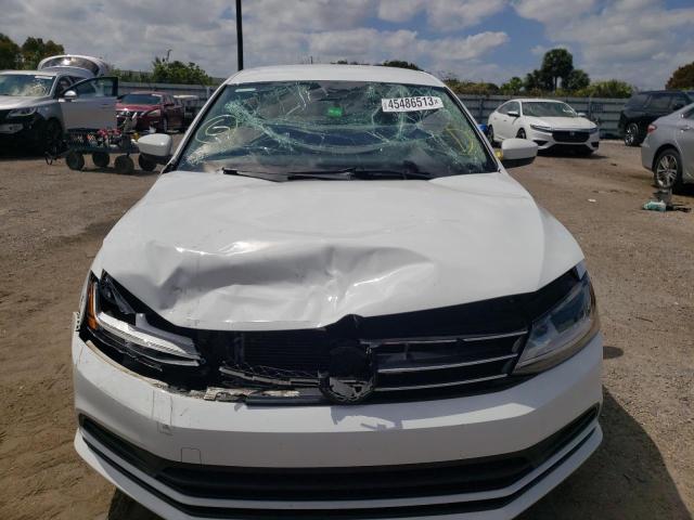 Photo 5 from auction – 2017 VOLKSWAGEN JETTA S with VIN 3VW2B7AJ3HM215560
