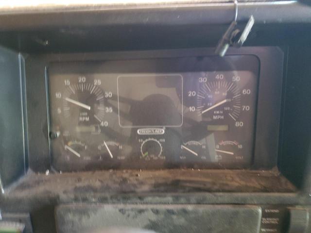 Photo 8 from auction – 2000 WINNEBAGO JOURNEY with VIN 4UZ6XFBC9YCG53208