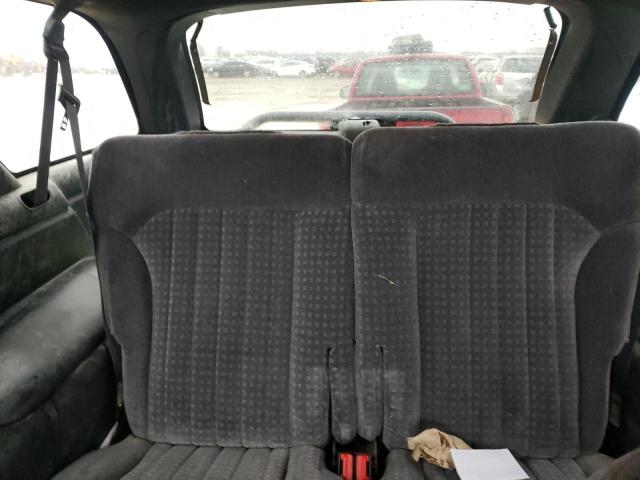 Photo 10 from auction – 1999 CHEVROLET BLAZER with VIN 1GNCT18W5XK193996