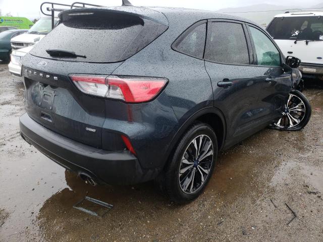 Photo 3 from auction – 2022 FORD ESCAPE SE with VIN 1FMCU0BZ0NUA05627