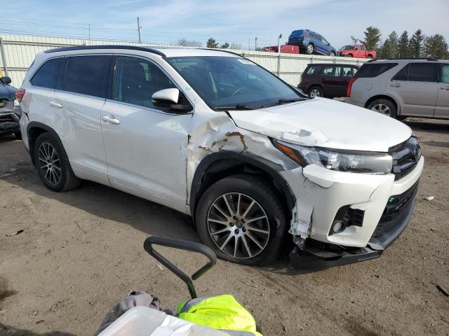 Photo 4 from auction – 2018 TOYOTA HIGHLANDER with VIN 5TDJZRFH3JS893050
