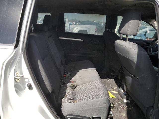 Photo 11 from auction – 2018 TOYOTA HIGHLANDER with VIN 5TDZARFH9JS041473