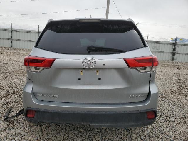 Photo 6 from auction – 2018 TOYOTA HIGHLANDER with VIN 5TDJZRFH3JS549881