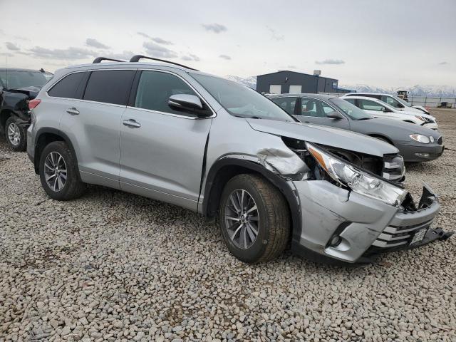 Photo 4 from auction – 2018 TOYOTA HIGHLANDER with VIN 5TDJZRFH3JS549881