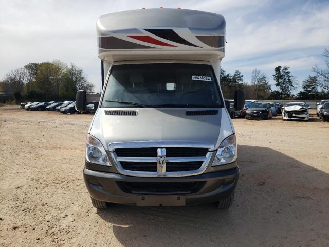 Photo 5 from auction – 2010 WINNEBAGO NAVION with VIN WDXPF445889365424
