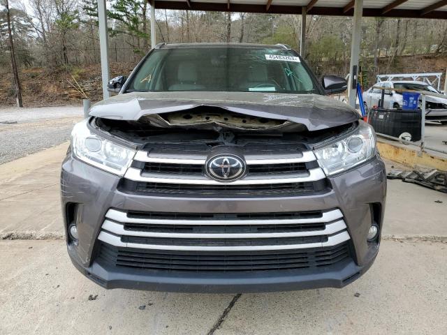 Фото 5 с аукциона – 2018 TOYOTA HIGHLANDER с VIN 5TDKZRFH0JS533965