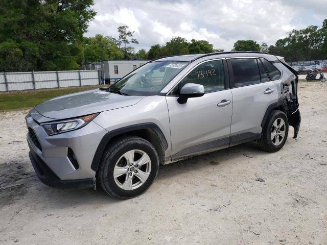 TOYOTA RAV4 XLE 2019 with VIN JTMP1RFV5KD013020 - Photo from auction