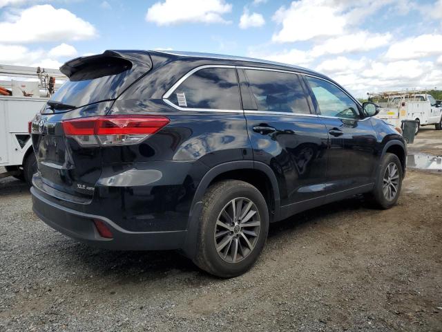 Photo 3 from auction – 2019 TOYOTA HIGHLANDER with VIN 5TDJZRFH0KS565425