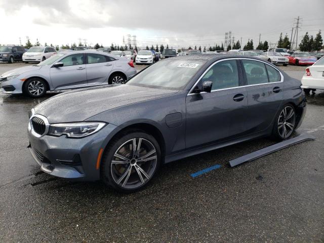 BMW 330E 2021 مع رقم تعريف المركبة 3MW5P7J07M8B77890 - صورة من المزاد