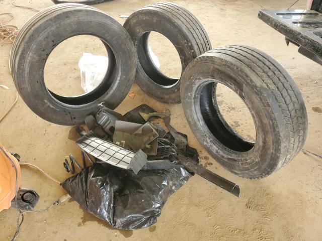 Photo 12 from auction – 2005 CHEVROLET COLORADO with VIN 1GCCS148158268240
