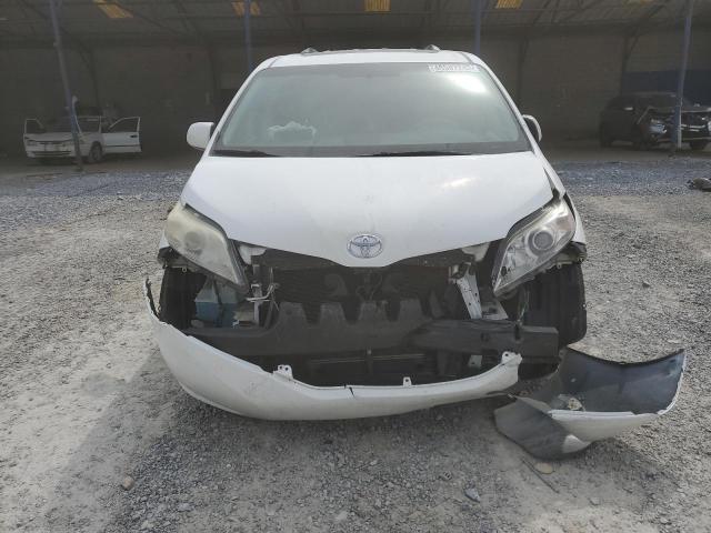 Photo 5 from auction – 2011 TOYOTA SIENNA XLE with VIN 5TDYK3DC7BS020653