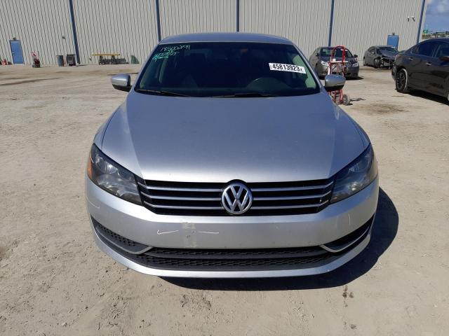 Photo 5 from auction – 2014 VOLKSWAGEN PASSAT S with VIN 1VWAT7A34EC115376