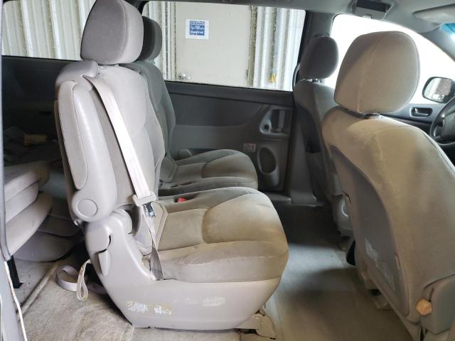 Photo 11 from auction – 2004 TOYOTA SIENNA LE with VIN 5TDZA23C74S023073