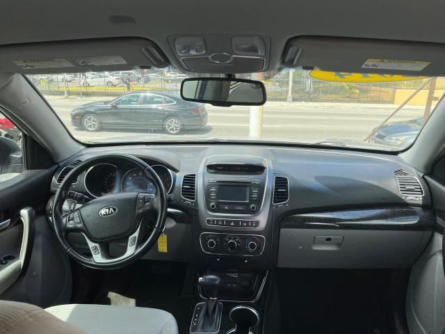 Photo 9 from auction – 2014 KIA SORENTO LX with VIN 5XYKT4A77EG481532