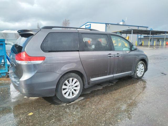 Photo 3 from auction – 2012 TOYOTA SIENNA XLE with VIN 5TDDK3DC9CS044372