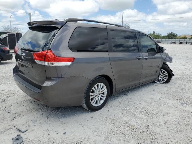 Photo 3 from auction – 2013 TOYOTA SIENNA XLE with VIN 5TDYK3DC7DS335519