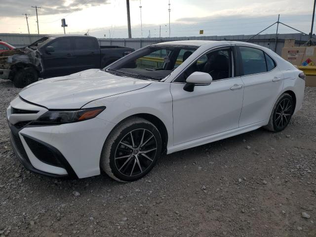 TOYOTA CAMRY SE 2022 with VIN 4T1G11AK5NU618072 - Photo from auction