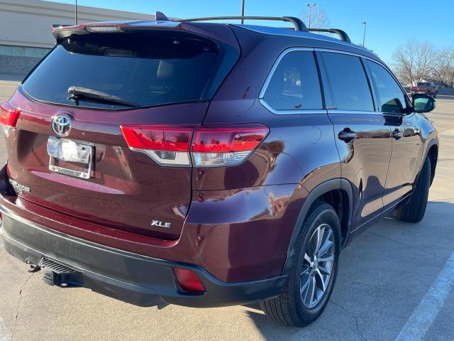 Photo 4 from auction – 2017 TOYOTA HIGHLANDER with VIN 5TDKZRFH5HS198504