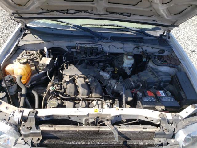 Photo 12 from auction – 2005 FORD ESCAPE XLT with VIN 1FMYU93105KD98690