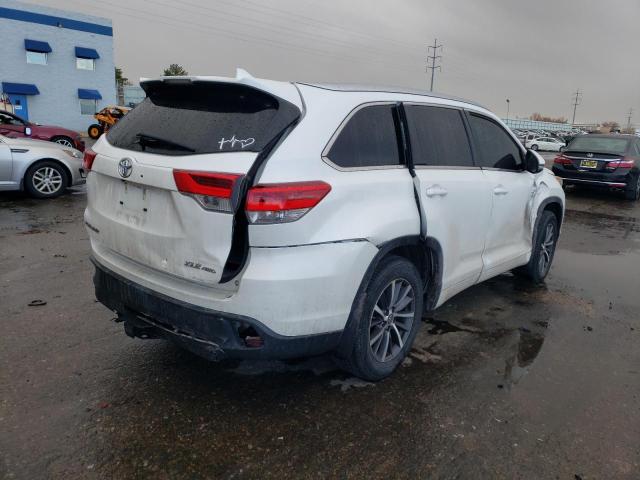 Photo 3 from auction – 2018 TOYOTA HIGHLANDER with VIN 5TDJZRFH1JS853579