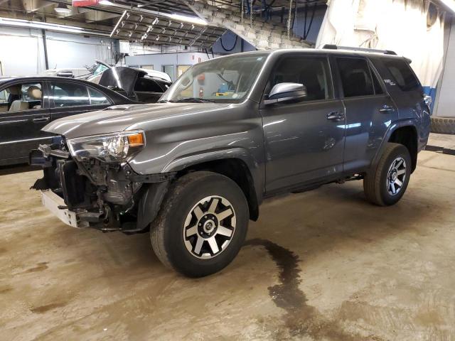 TOYOTA 4RUNNER SR 2018 with VIN JTEBU5JR6J5598943 - Photo from auction