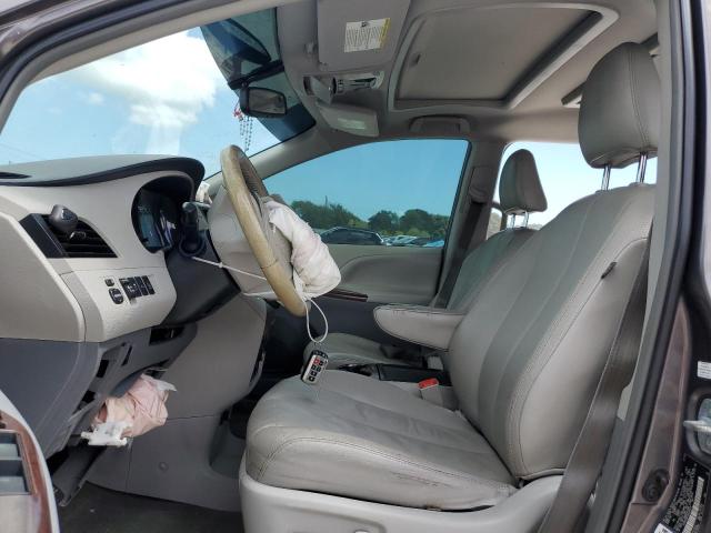 Photo 7 from auction – 2013 TOYOTA SIENNA XLE with VIN 5TDYK3DC7DS335519