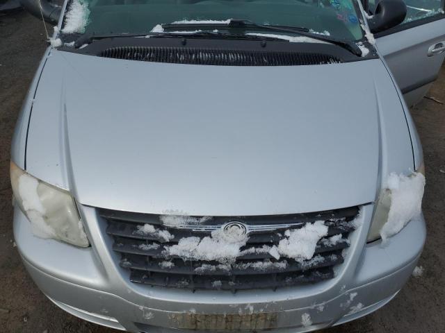 Photo 12 from auction – 2005 CHRYSLER TOWN & COU with VIN 1C4GP45R75B417152