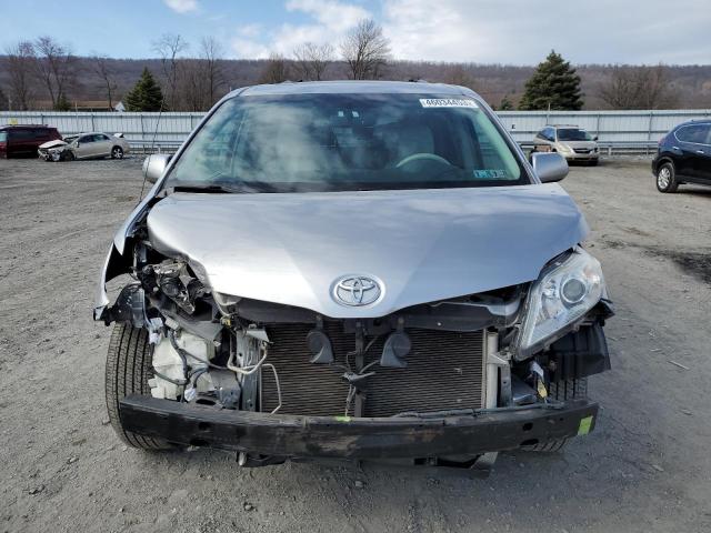 Photo 5 from auction – 2011 TOYOTA SIENNA XLE with VIN 5TDYK3DC5BS058303