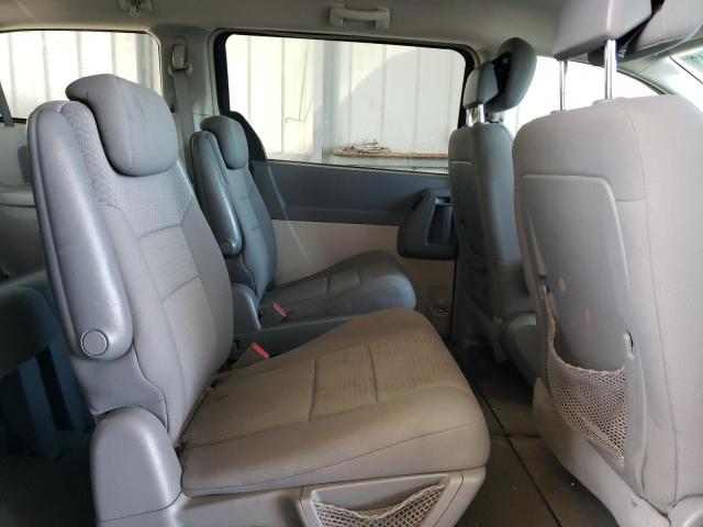 Photo 11 from auction – 2010 CHRYSLER TOWN & COU with VIN 2A4RR5D10AR492916