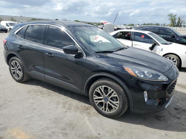 Photo 4 from auction – 2020 FORD ESCAPE SEL with VIN 1FMCU0H62LUA24139