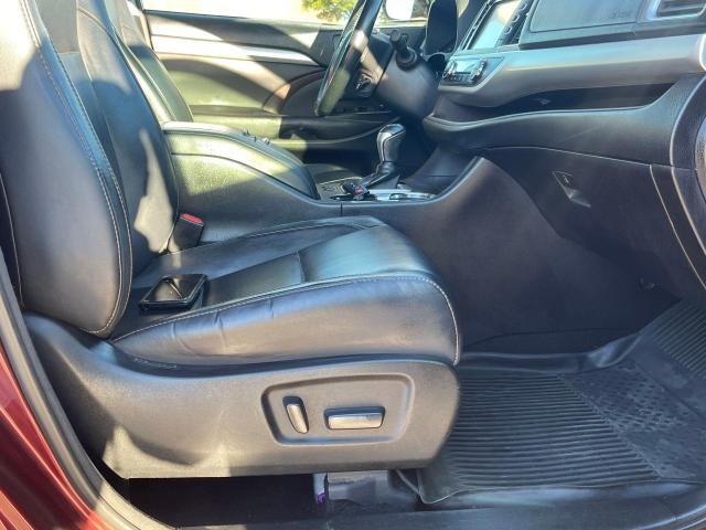 Photo 5 from auction – 2017 TOYOTA HIGHLANDER with VIN 5TDKZRFH5HS198504