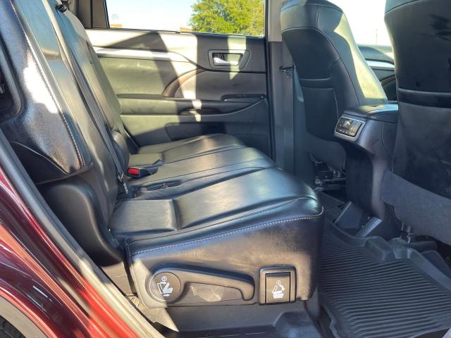 Photo 6 from auction – 2017 TOYOTA HIGHLANDER with VIN 5TDKZRFH5HS198504
