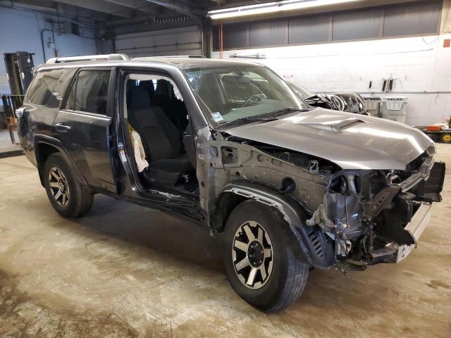 Photo 4 from auction – 2018 TOYOTA 4RUNNER SR with VIN JTEBU5JR6J5598943
