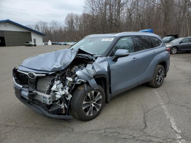 TOYOTA HIGHLANDER 2021 with VIN 5TDHZRBHXMS110914 - Photo from auction