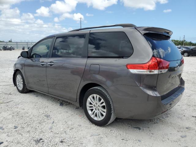 Photo 2 from auction – 2013 TOYOTA SIENNA XLE with VIN 5TDYK3DC7DS335519