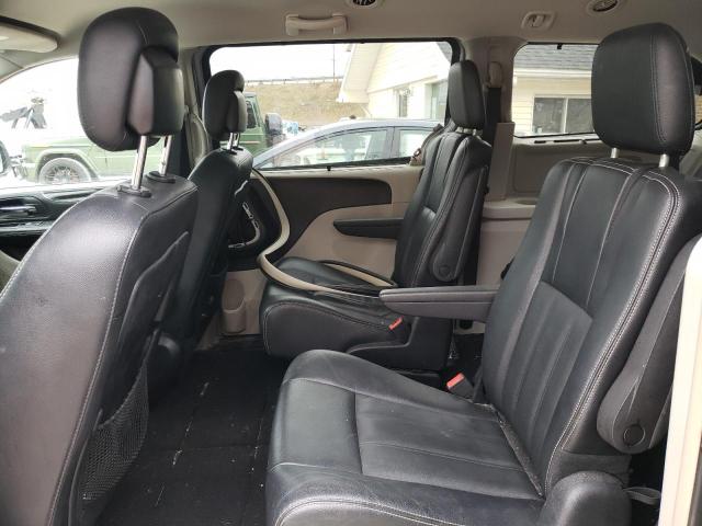 Photo 11 from auction – 2016 CHRYSLER TOWN & COU with VIN 2C4RC1BG8GR232165
