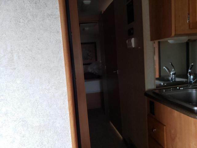 Photo 6 from auction – 2008 WINNEBAGO SUNSTAR with VIN 1F6NF53Y770A04403