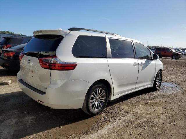Photo 3 from auction – 2020 TOYOTA SIENNA XLE with VIN 5TDYZ3DC0LS024363