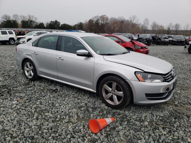 Photo 4 from auction – 2014 VOLKSWAGEN PASSAT S with VIN 1VWAT7A36EC049610