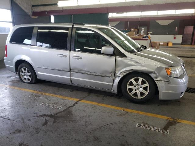 Photo 4 from auction – 2010 CHRYSLER TOWN & COU with VIN 2A4RR5D17AR421227