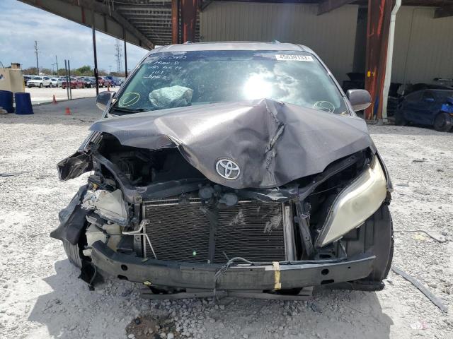 Photo 5 from auction – 2013 TOYOTA SIENNA XLE with VIN 5TDYK3DC7DS335519