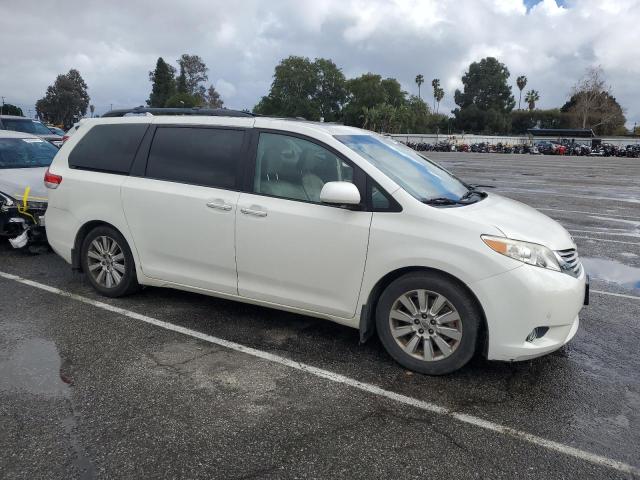 Photo 4 from auction – 2011 TOYOTA SIENNA XLE with VIN 5TDYK3DC9BS105560