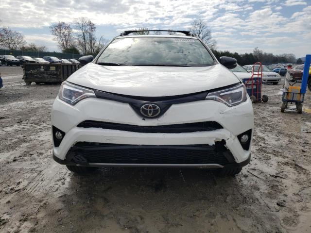 Photo 5 from auction – 2018 TOYOTA RAV4 SE with VIN JTMJFREV9JJ187939