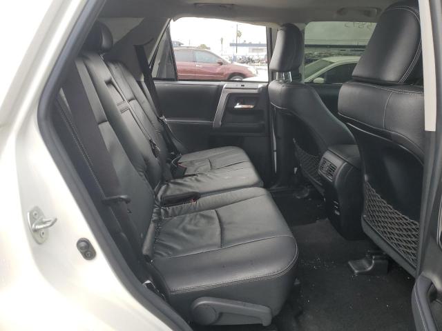 Photo 11 from auction – 2017 TOYOTA 4RUNNER SR with VIN JTEBU5JR4H5410219