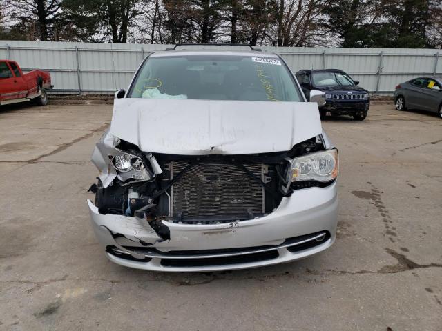 Photo 5 from auction – 2011 CHRYSLER TOWN & COU with VIN 2A4RR8DG3BR656134