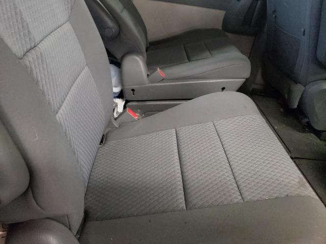Photo 11 from auction – 2010 CHRYSLER TOWN & COU with VIN 2A4RR5D17AR421227