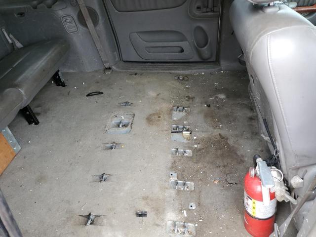 Photo 10 from auction – 2004 TOYOTA SIENNA XLE with VIN 5TDZA22C44S126436