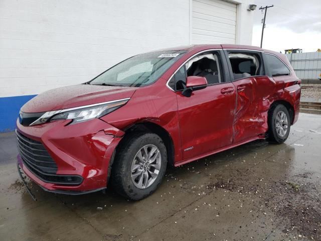 TOYOTA SIENNA LE 2021 with VIN 5TDKRKEC1MS009550 - Photo from auction